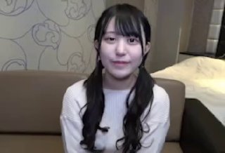 深夜一线天肥穴妹子 笑起来甜美穿上黑丝 翘起圆润美臀舔屌 骑乘正入抽插猛操