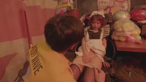 Móc cua cô bạn thân xinh đẹp mãi không chán