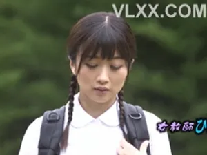 Qua nhà bạn thân chơi, thanh niên "chơi" mẹ của bạn